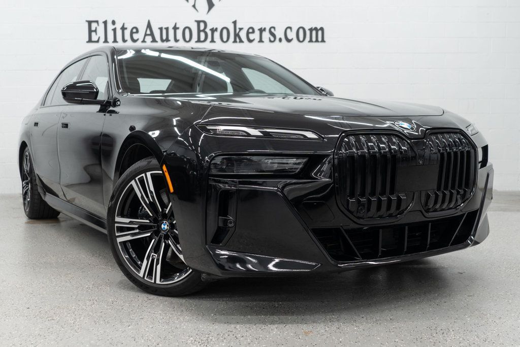 BMW 7 Series photo 7