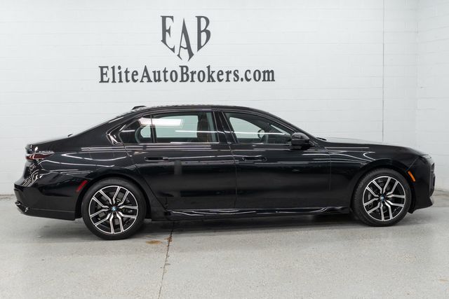 2023 BMW 7 Series 760i xDrive - 23095302 - 4