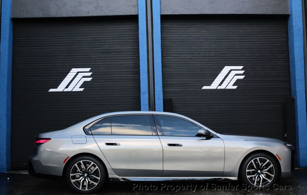 2023 BMW 7 Series 760i xDrive - 23096198 - 0