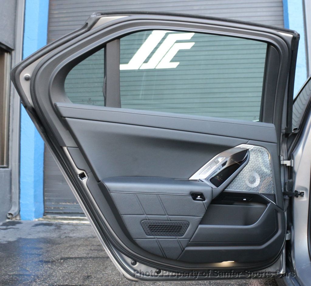 2023 BMW 7 Series 760i xDrive - 23096198 - 18