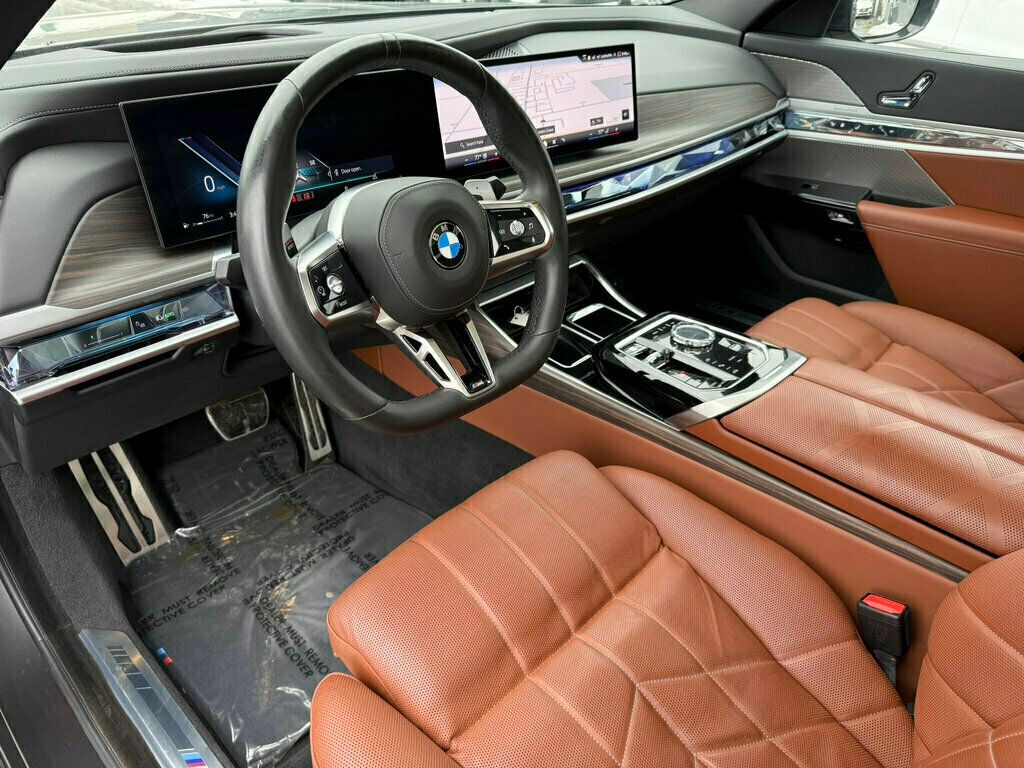 2023 BMW 7 Series 760i xDrive - 22972376 - 9