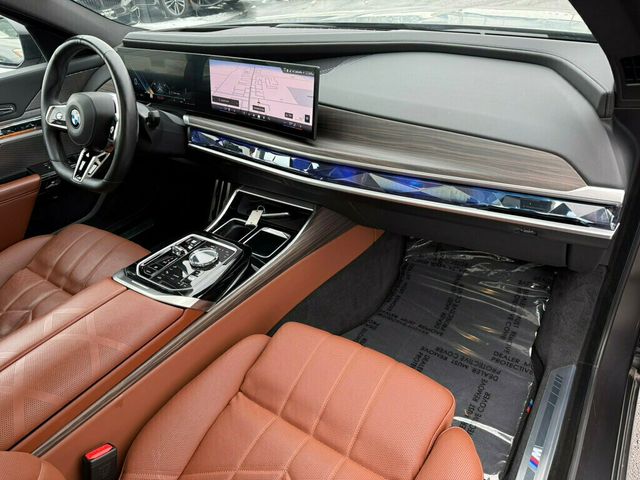2023 BMW 7 Series 760i xDrive - 22972376 - 10