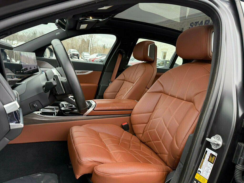 2023 BMW 7 Series 760i xDrive - 22972376 - 15
