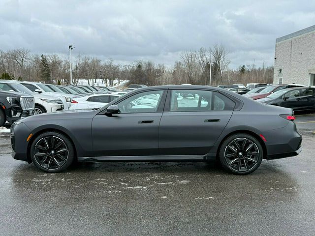 2023 BMW 7 Series 760i xDrive - 22972376 - 16