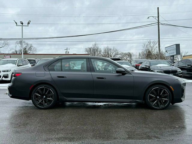 2023 BMW 7 Series 760i xDrive - 22972376 - 17