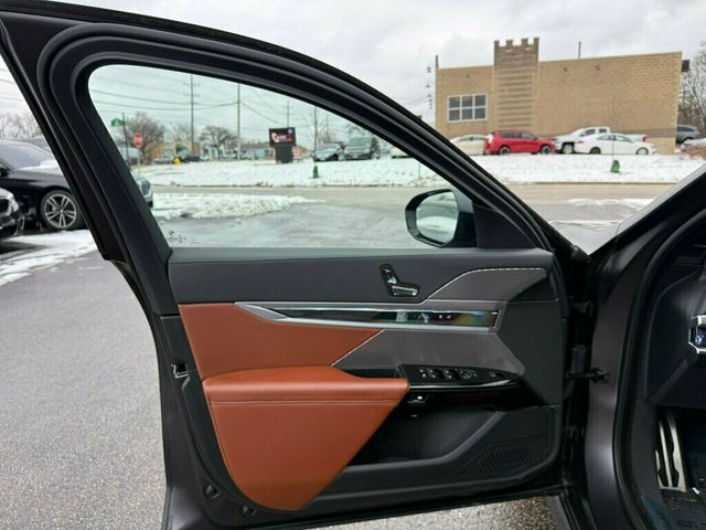 2023 BMW 7 Series 760i xDrive - 22972376 - 18