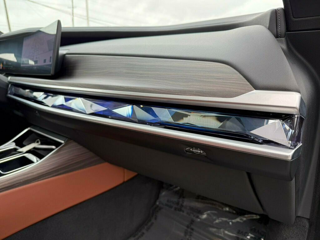 2023 BMW 7 Series 760i xDrive - 22972376 - 38