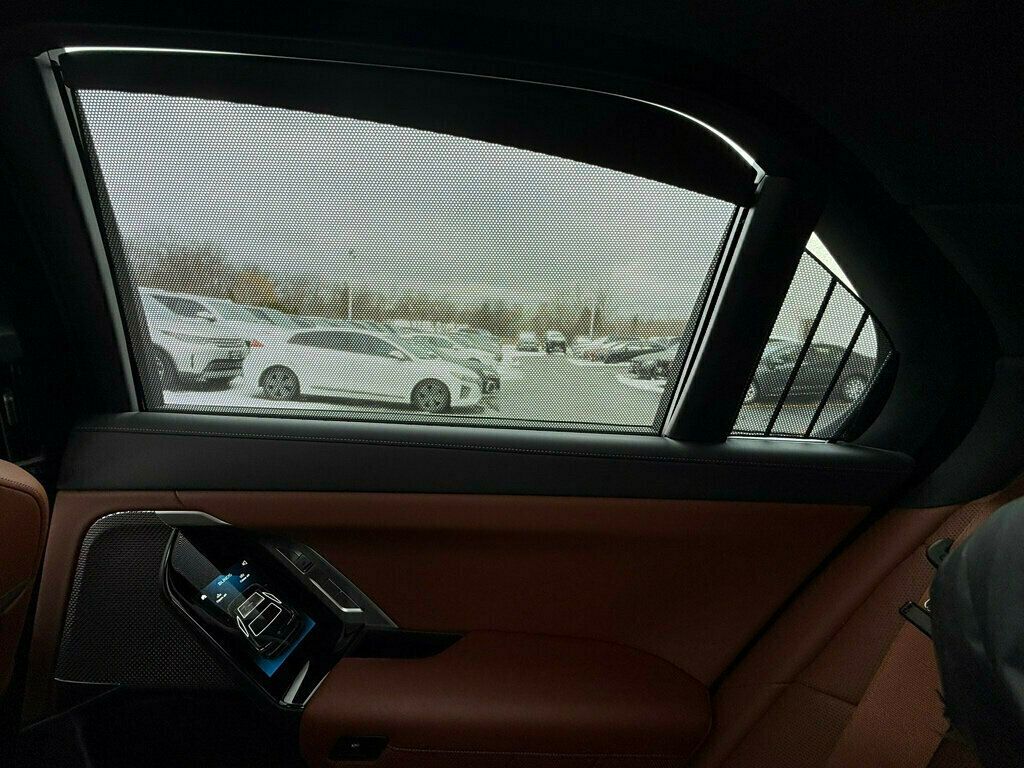 2023 BMW 7 Series 760i xDrive - 22972376 - 54