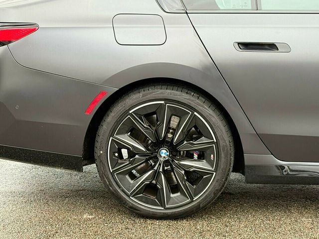 2023 BMW 7 Series 760i xDrive - 22972376 - 55