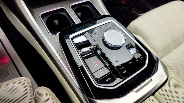 2023 BMW 7 Series 760i xDrive (536 hp) - 22967474 - 15