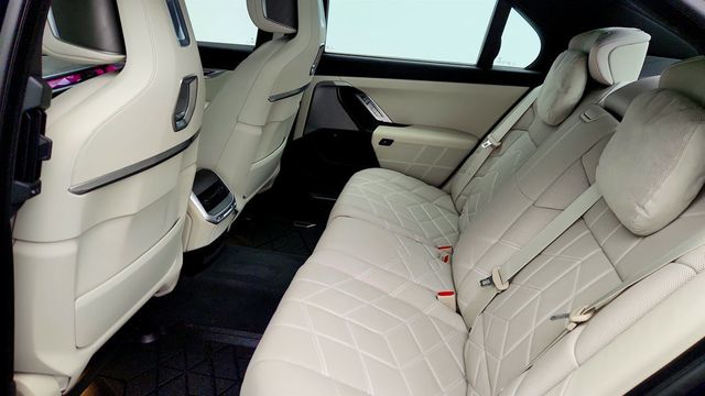 2023 BMW 7 Series 760i xDrive (536 hp) - 22967474 - 19