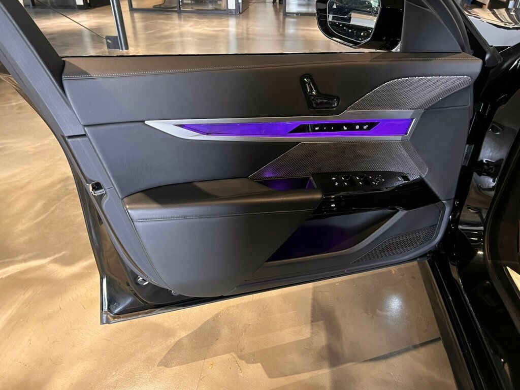 2023 BMW 7 Series M SportProPkg/ParkAssistPkg/HeadsUpDisplay/HtdSts/HtdSteerWheel - 22978774 - 13