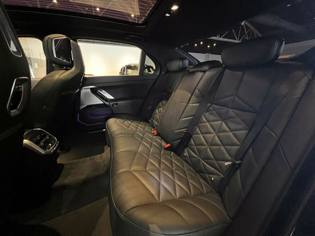 2023 BMW 7 Series M SportProPkg/ParkAssistPkg/HeadsUpDisplay/HtdSts/HtdSteerWheel - 22978774 - 27