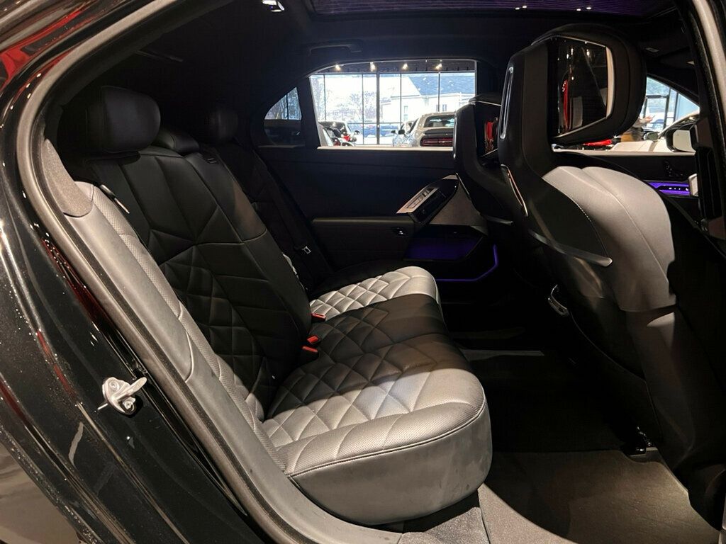 2023 BMW 7 Series M SportProPkg/ParkAssistPkg/HeadsUpDisplay/HtdSts/HtdSteerWheel - 22978774 - 8