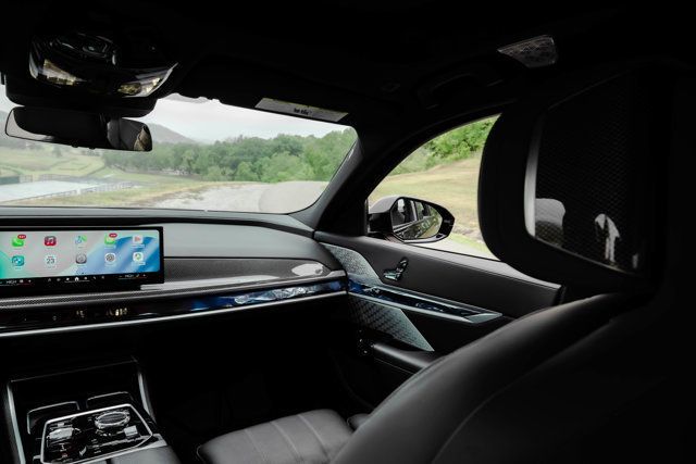 2023 BMW 7 Series MSRP$131575/LuxuryRearSeatingPkg/DrivingAssistanceProPkg/NAV - 23079300 - 16