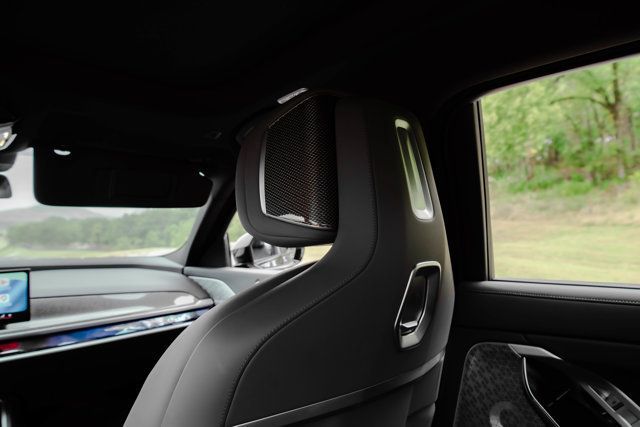 2023 BMW 7 Series MSRP$131575/LuxuryRearSeatingPkg/DrivingAssistanceProPkg/NAV - 23079300 - 17