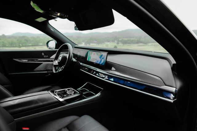 2023 BMW 7 Series MSRP$131575/LuxuryRearSeatingPkg/DrivingAssistanceProPkg/NAV - 23079300 - 22