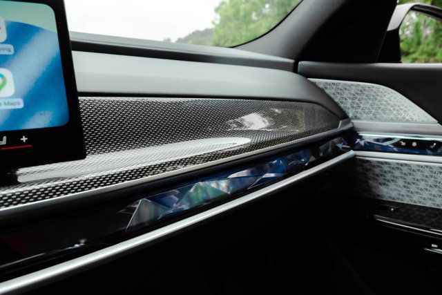 2023 BMW 7 Series MSRP$131575/LuxuryRearSeatingPkg/DrivingAssistanceProPkg/NAV - 23079300 - 25
