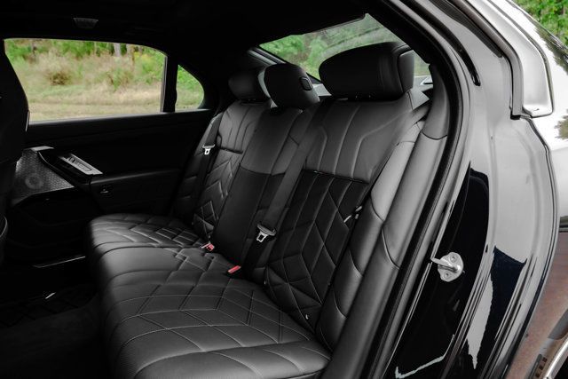 2023 BMW 7 Series MSRP$131575/LuxuryRearSeatingPkg/DrivingAssistanceProPkg/NAV - 23079300 - 39