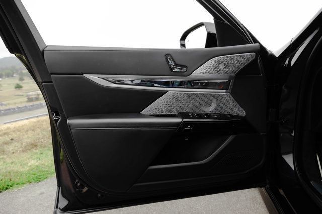 2023 BMW 7 Series MSRP$131575/LuxuryRearSeatingPkg/DrivingAssistanceProPkg/NAV - 23079300 - 44