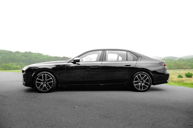 2023 BMW 7 Series MSRP$131575/LuxuryRearSeatingPkg/DrivingAssistanceProPkg/NAV - 23079300 - 7