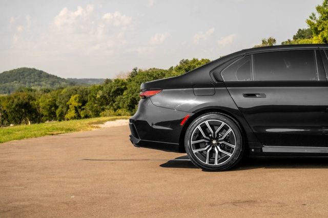 2023 BMW 7 Series MSRP$132345/ExecutivePkg/M-SportProPkg/DrivingAssistancePkg/NAV - 23065131 - 9