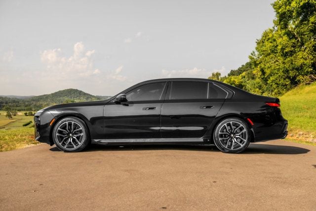 2023 BMW 7 Series MSRP$132345/ExecutivePkg/M-SportProPkg/DrivingAssistancePkg/NAV - 23065131 - 3