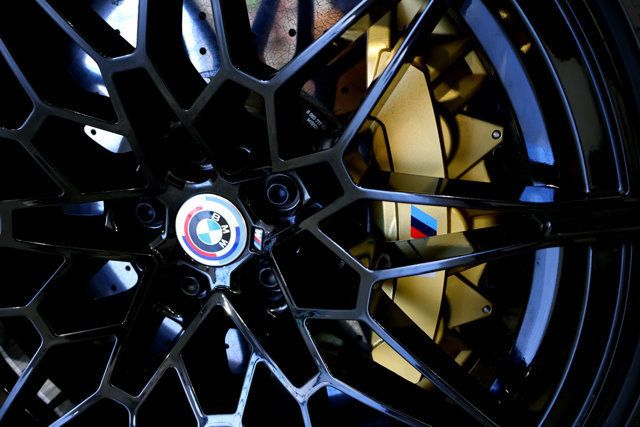 2023 BMW BMW M4 Coupe SIGNAL GREEN...1,695 Miles...6sp Manual - 22997042 - 39