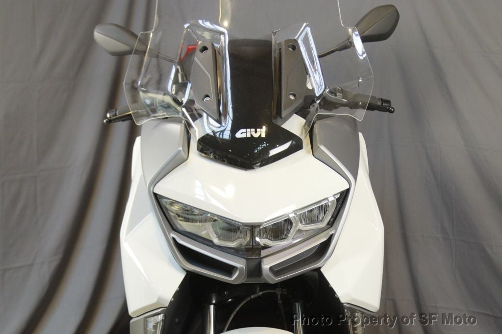 2023 BMW C 400 GT ONLY 425 MILES! - 22409384 - 21