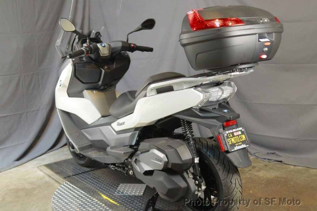 2023 BMW C 400 GT ONLY 425 MILES! - 22409384 - 29