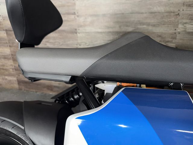 2023 BMW CE 04 LOW MILES! - 22943424 - 9