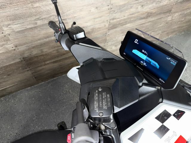 2023 BMW CE 04 LOW MILES! - 22943424 - 10