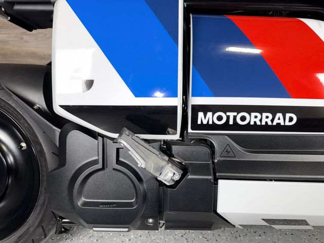 2023 BMW CE 04 LOW MILES! - 22943424 - 8