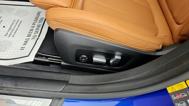 2023 BMW i4 eDrive40 Gran Coupe w/ M Sport Pkg & Icon Adaptive LED Headlamps - 22949813 - 11