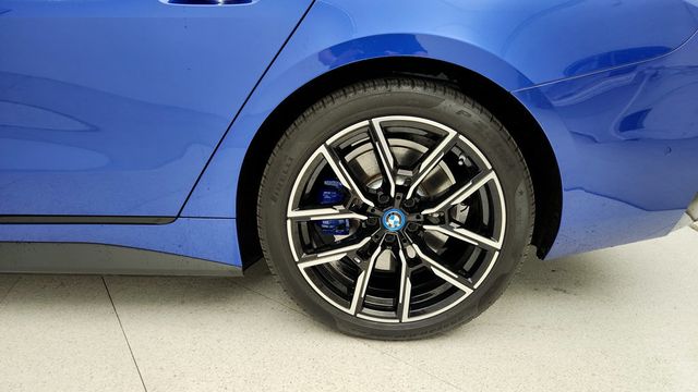 2023 BMW i4 eDrive40 Gran Coupe w/ M Sport Pkg & Icon Adaptive LED Headlamps - 22949813 - 8
