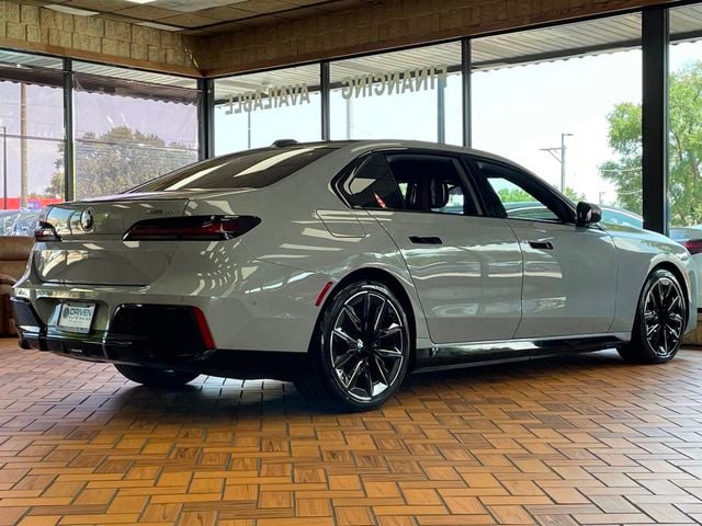 2023 BMW i7 xDrive60 - 23050178 - 9