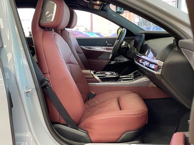 2023 BMW i7 xDrive60 - 23050178 - 30