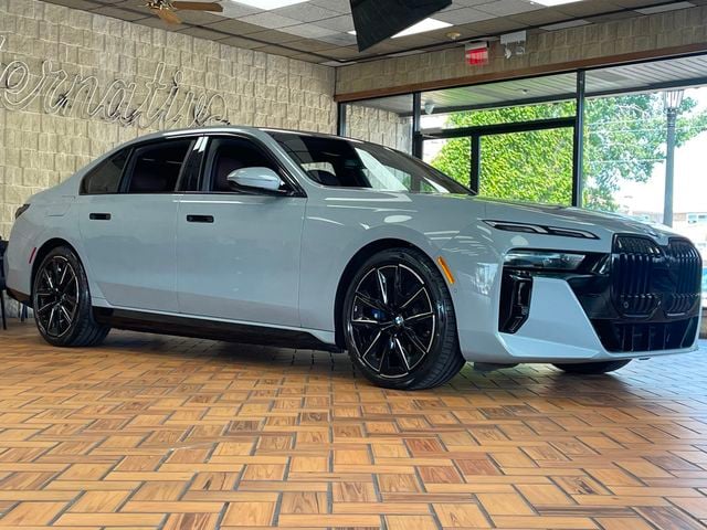 2023 BMW i7 xDrive60 - 23050178 - 7