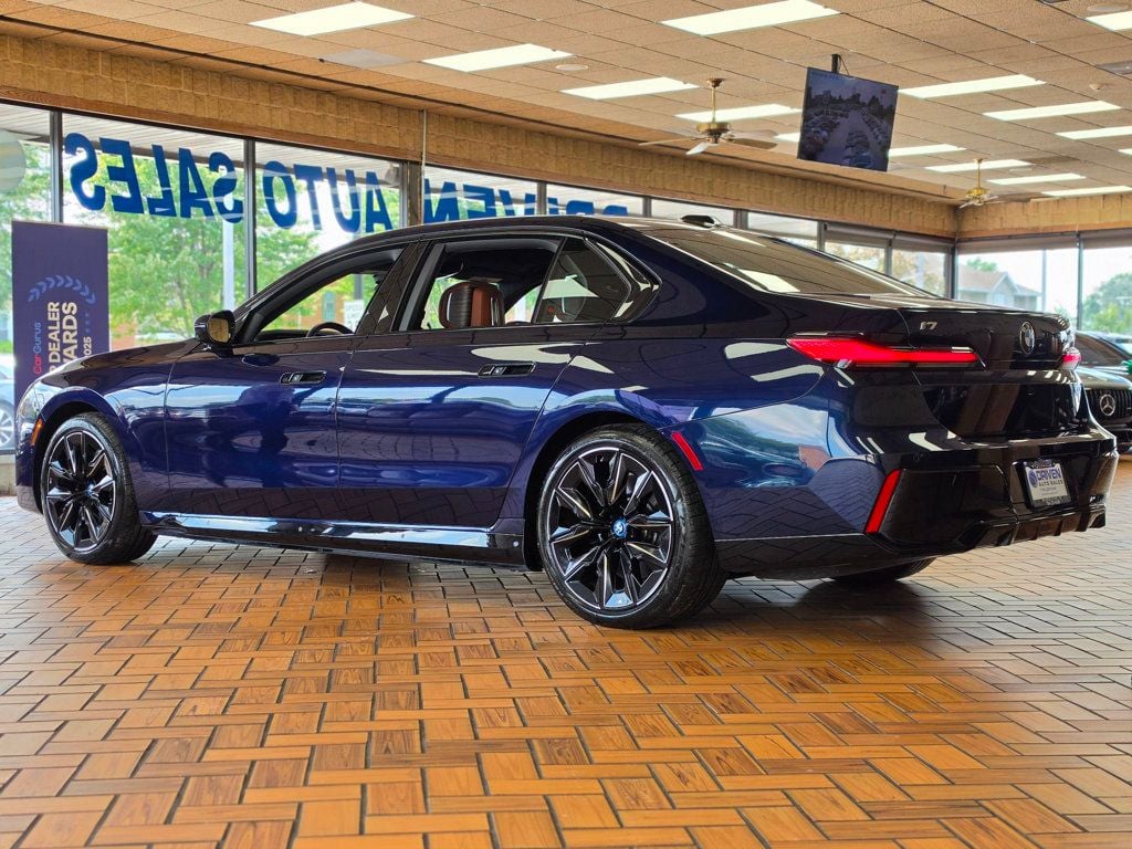 2023 BMW i7 xDrive60 - 23061751 - 5