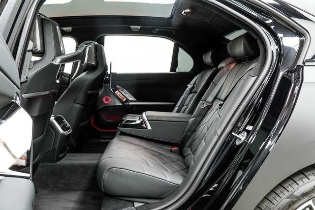 2023 BMW i7 xDrive60 - 23026362 - 16