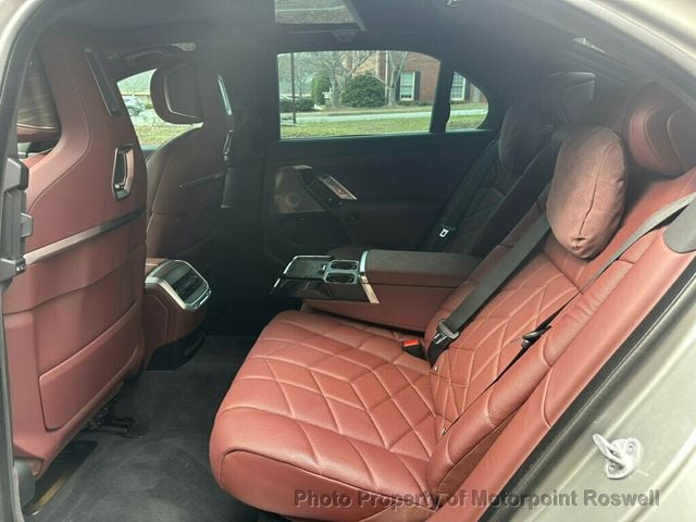 2023 BMW i7 xDrive60 - 22967599 - 17