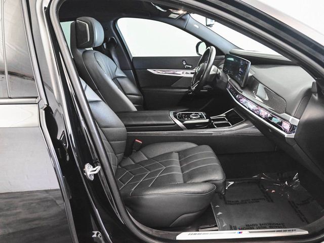 2023 BMW i7 xDrive60 - 22974140 - 35