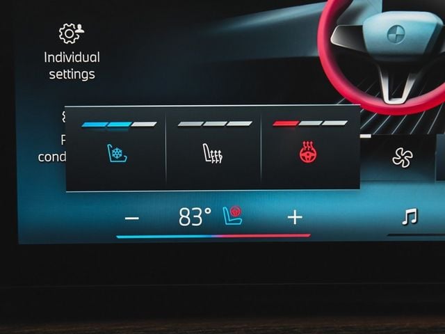 2023 BMW i7 xDrive60 - 22978880 - 26