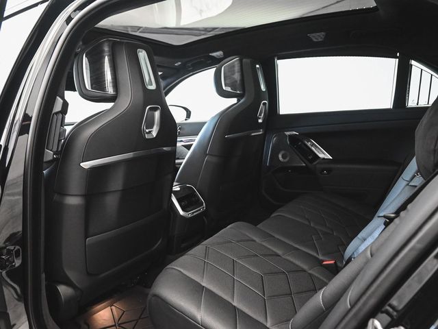 2023 BMW i7 xDrive60 - 22978880 - 34