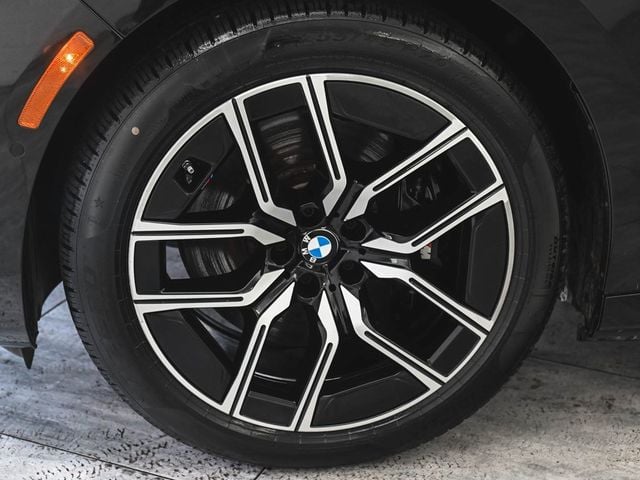 2023 BMW i7 xDrive60 - 22978880 - 6