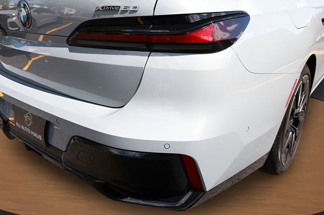 2023 BMW i7 xDrive60 - 23041213 - 12