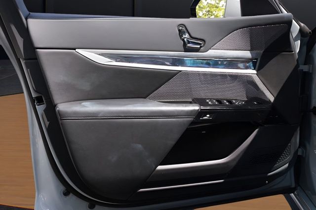 2023 BMW i7 xDrive60 - 23041213 - 27
