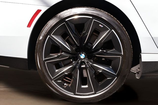 2023 BMW i7 xDrive60 - 23041213 - 41