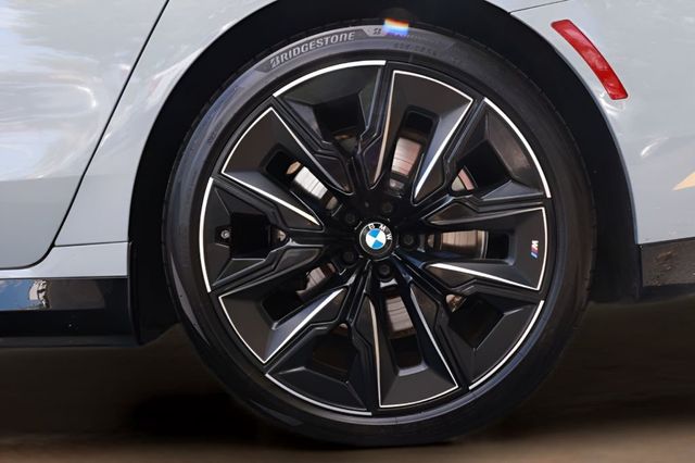 2023 BMW i7 xDrive60 - 23041213 - 42