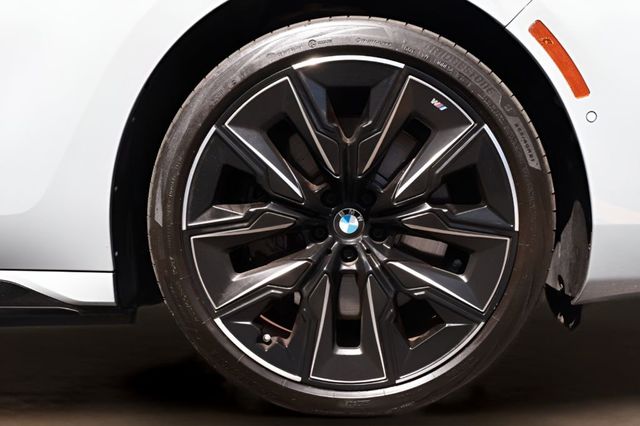 2023 BMW i7 xDrive60 - 23041213 - 44